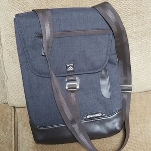 Brenthaven tablet crossover bag